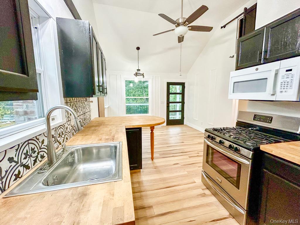 #5 photo, 765 Meadow Road, Smithtown , NY 11787