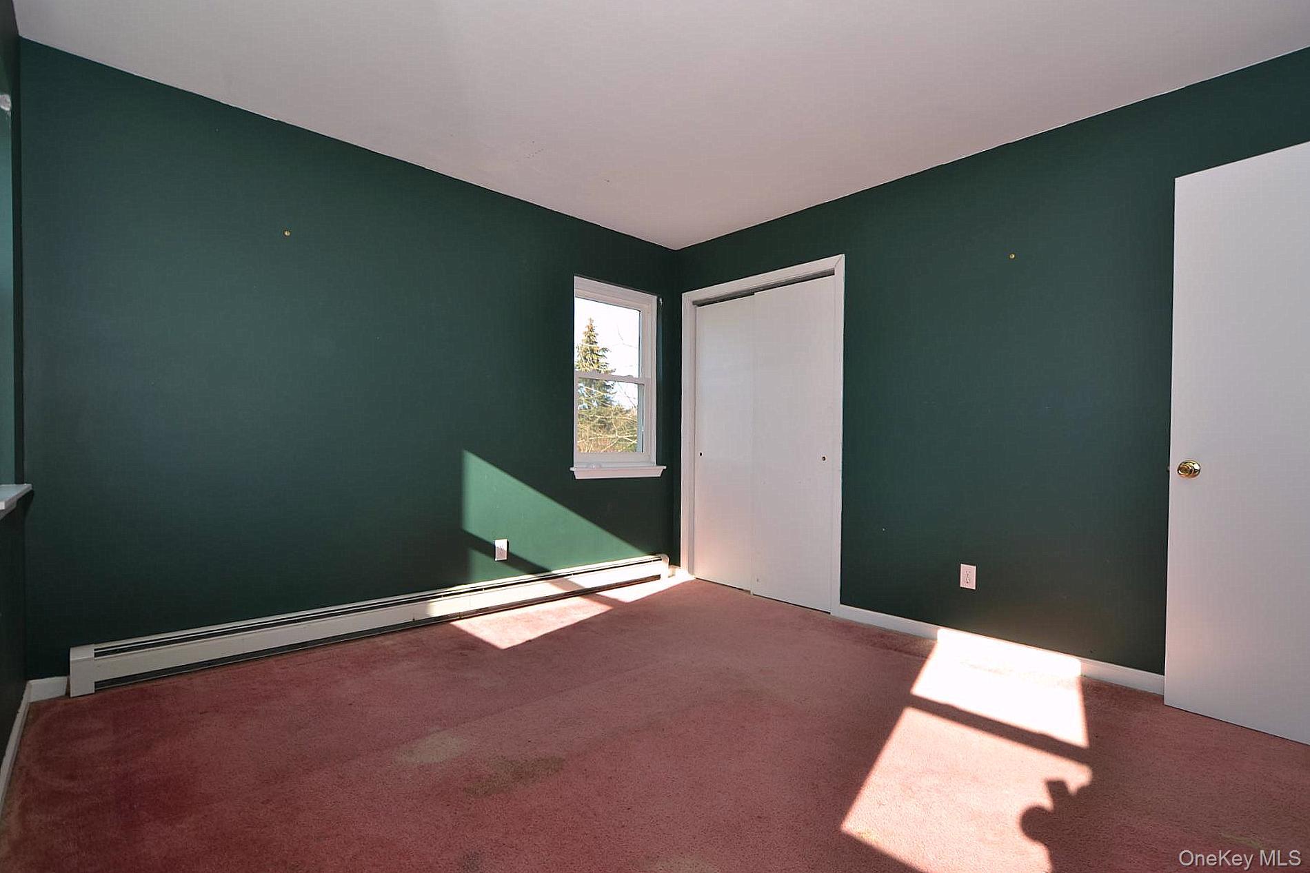 #20 photo, 72 Old Farm Road, Riverhead , NY 11901