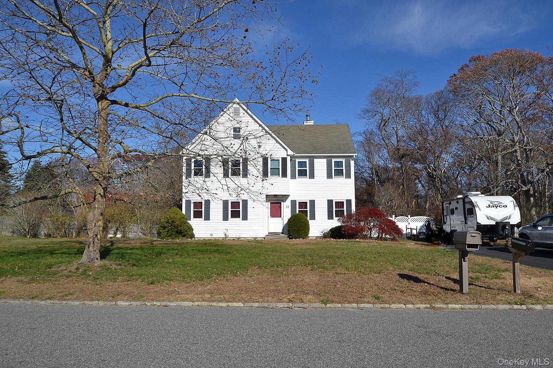 #3 photo, 72 Old Farm Road, Riverhead , NY 11901