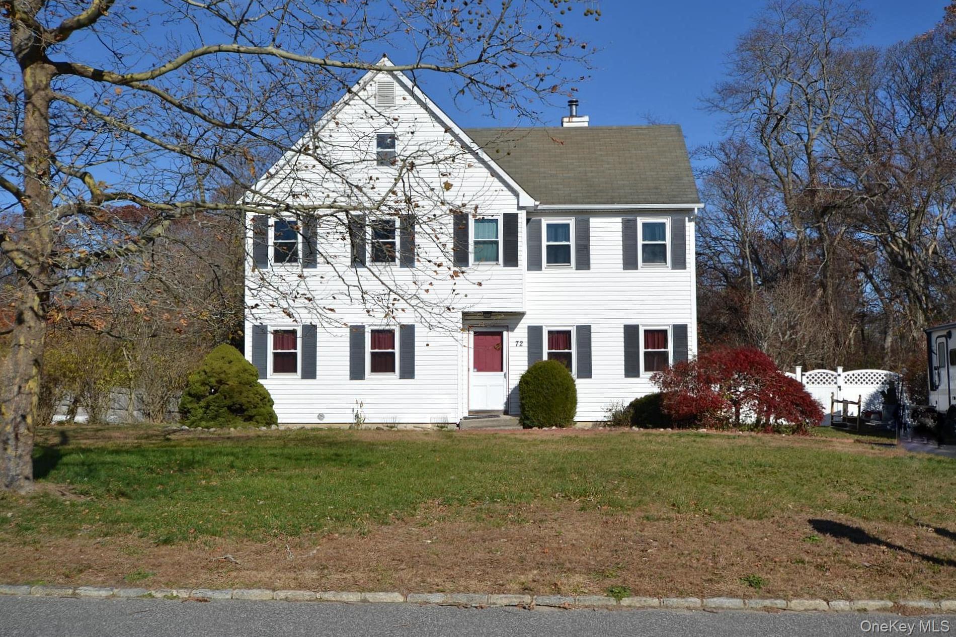 #4 photo, 72 Old Farm Road, Riverhead , NY 11901