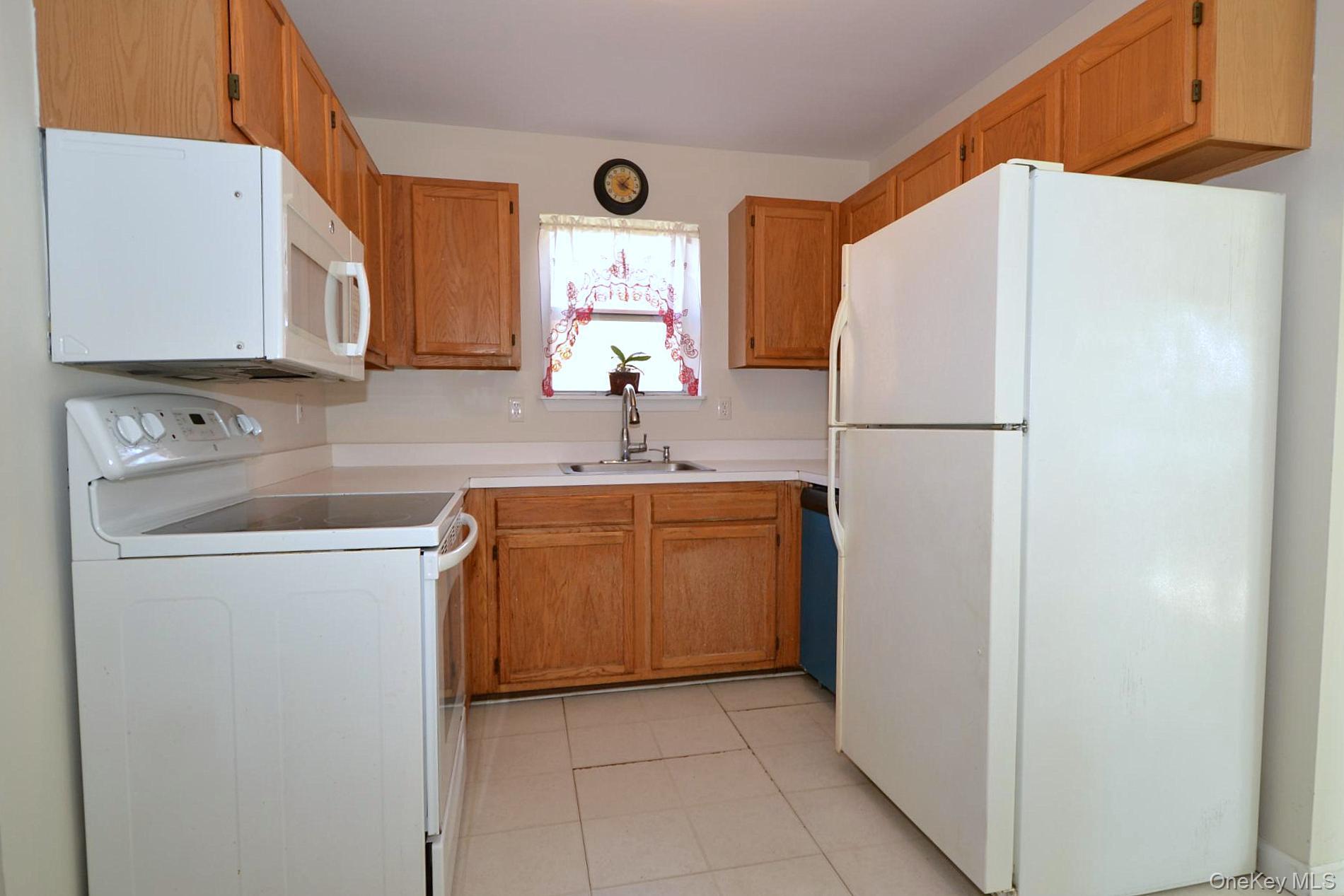 #8 photo, 72 Old Farm Road, Riverhead , NY 11901