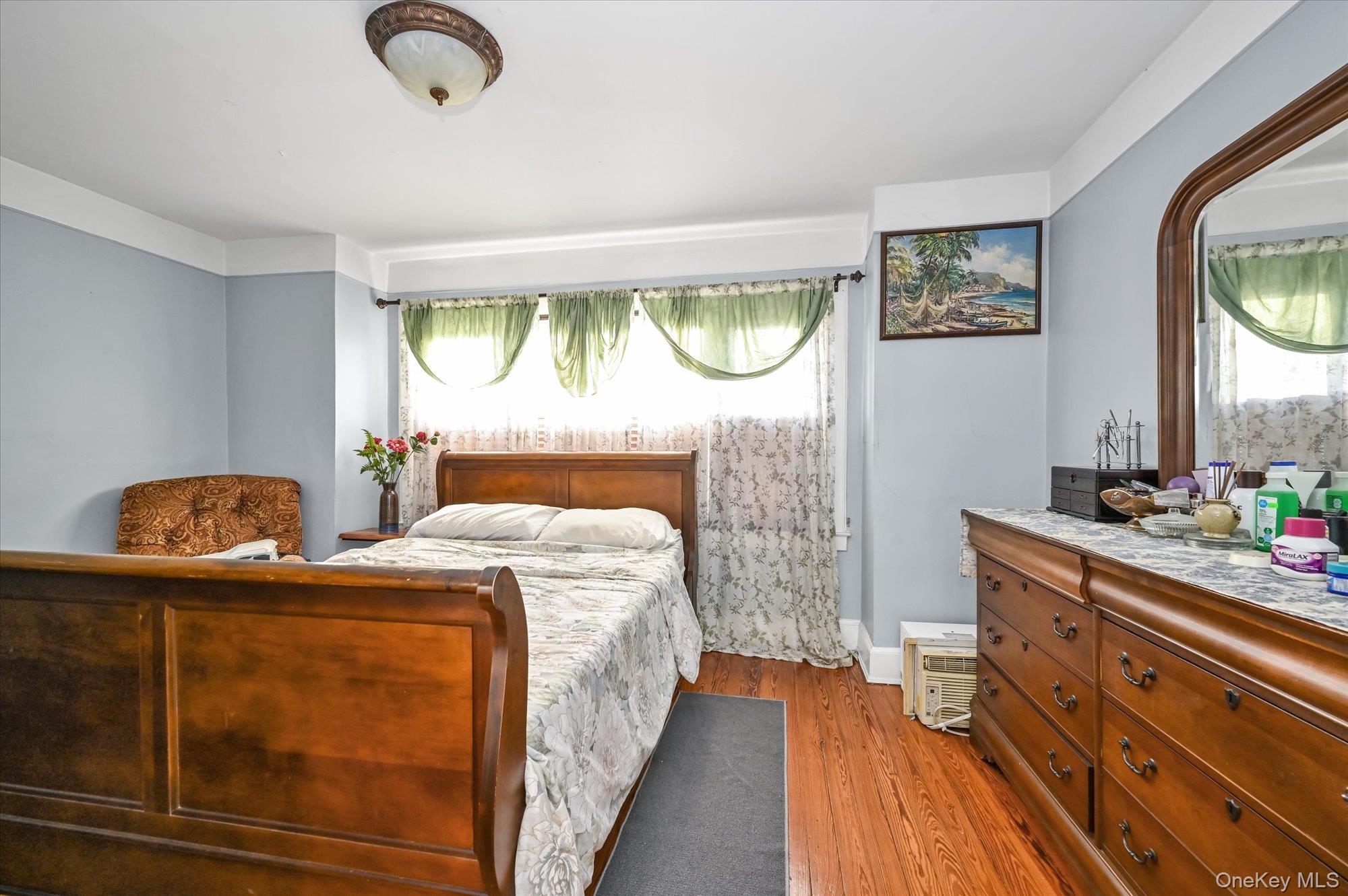 #11 photo, 90-49 207th Street, Queens Village , NY 11428