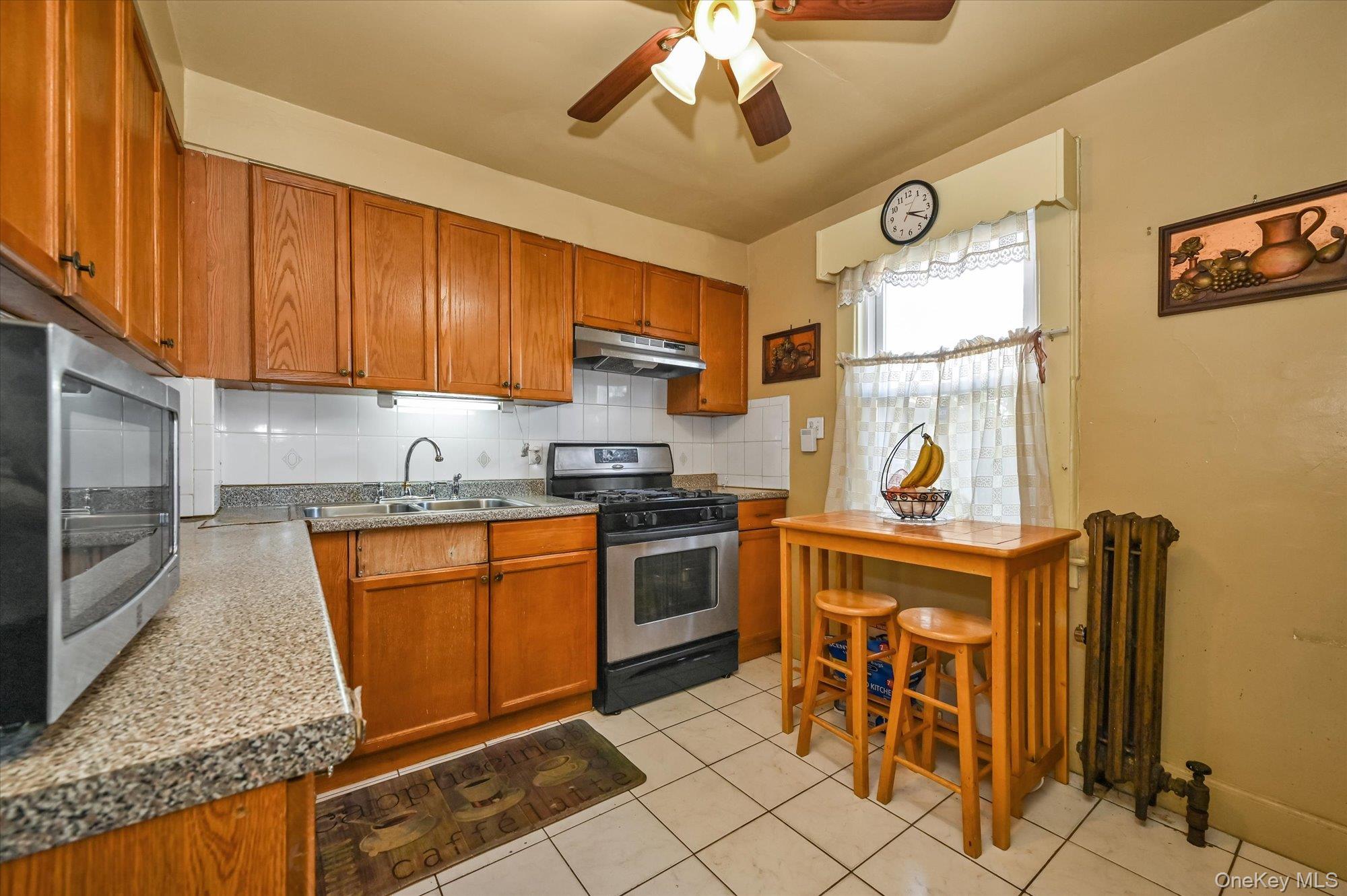 #7 photo, 90-49 207th Street, Queens Village , NY 11428