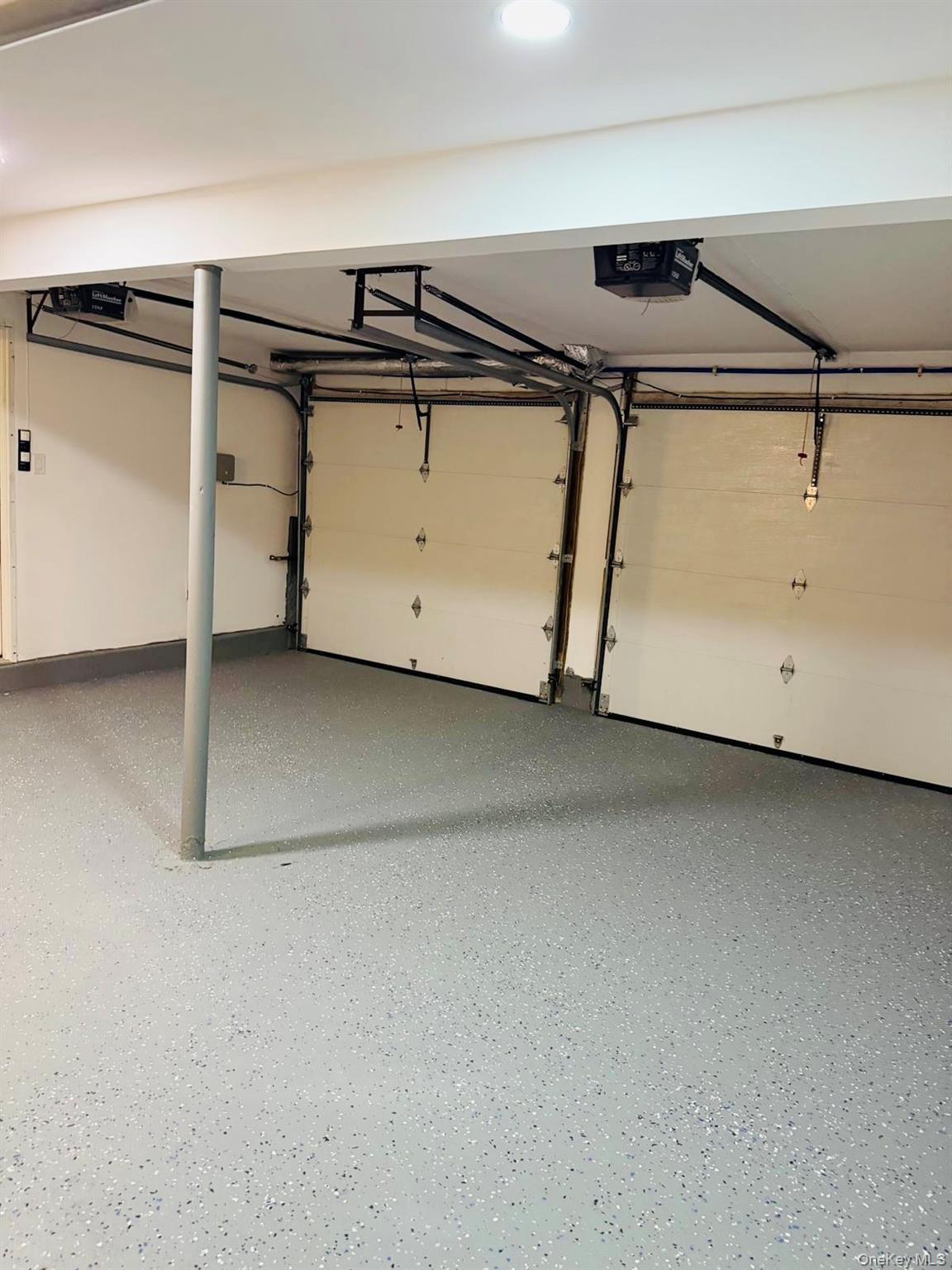 #18 photo, 58 Hauppauge Road, Hauppauge , NY 11788