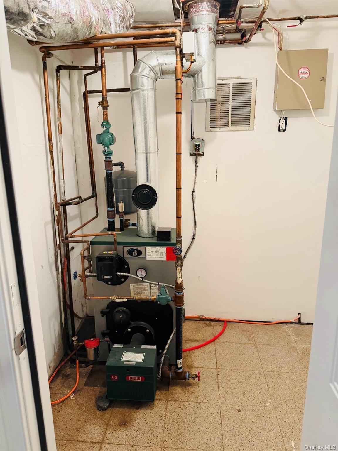 #19 photo, 58 Hauppauge Road, Hauppauge , NY 11788