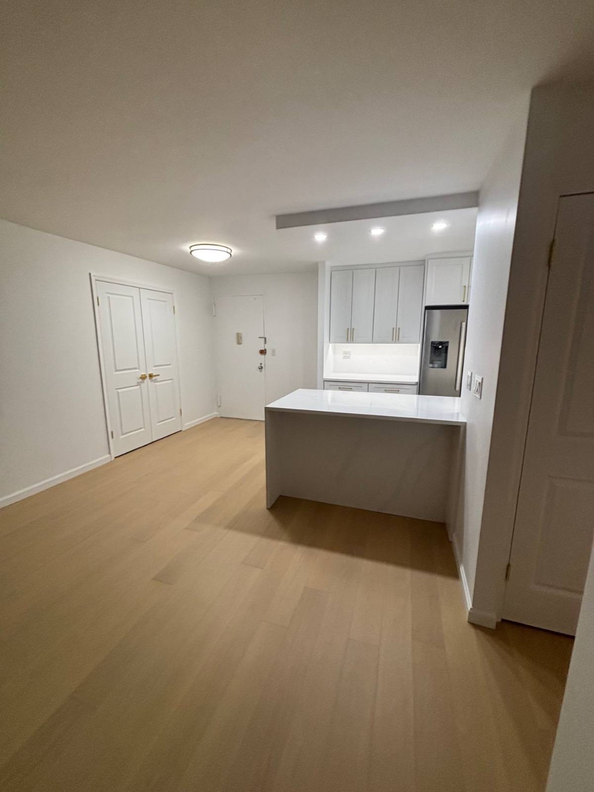 #5 photo, 1 Bay Club Dr, Bayside , NY 11360