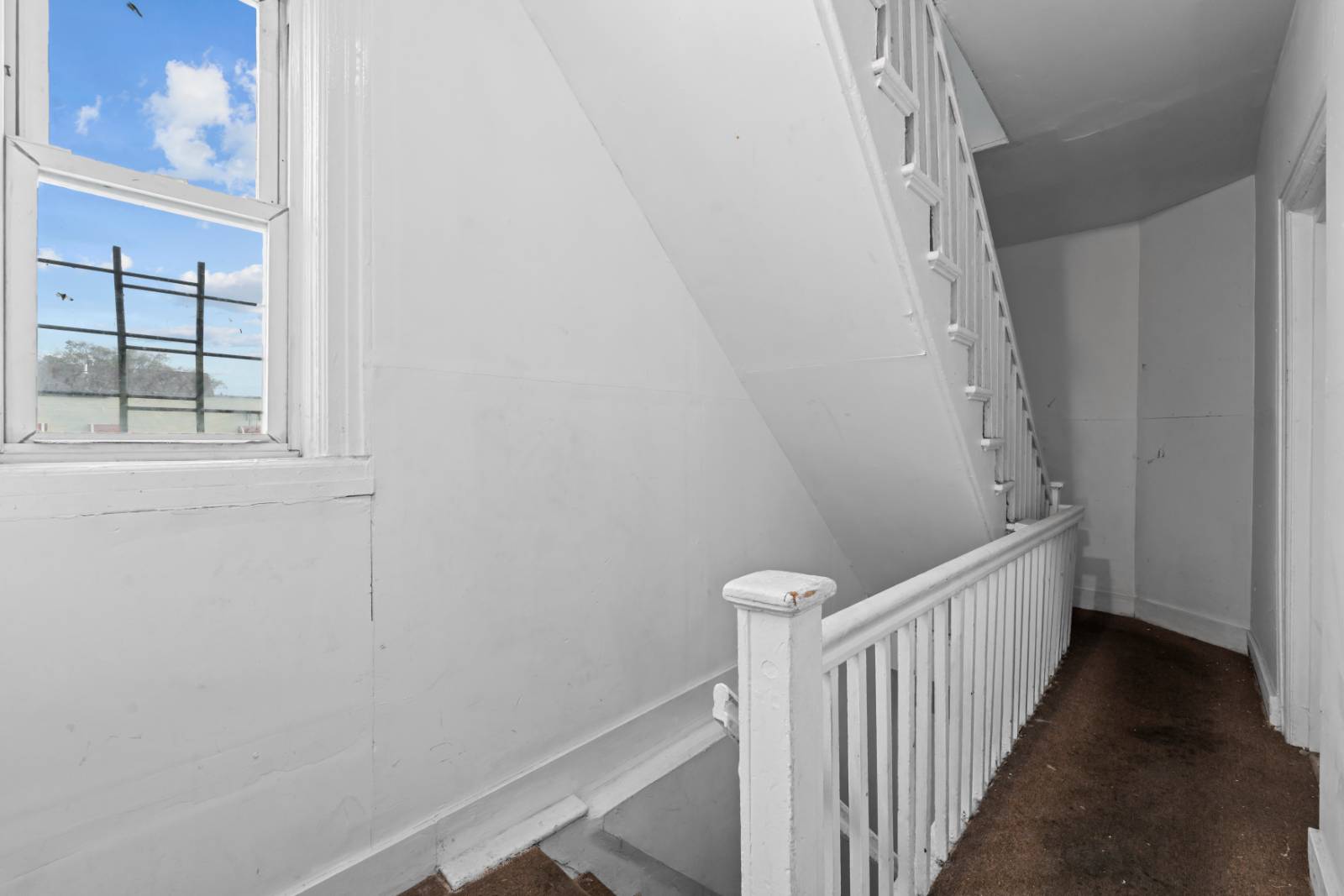 #11 photo, 170 Soundview Ave, Clason Point , NY 10473