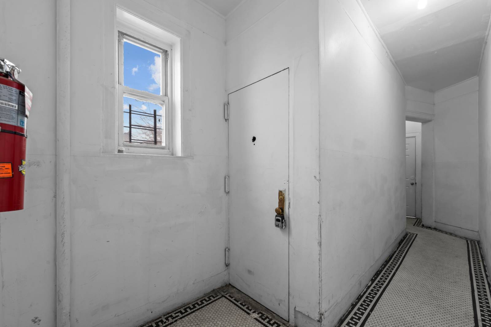 #14 photo, 170 Soundview Ave, Clason Point , NY 10473