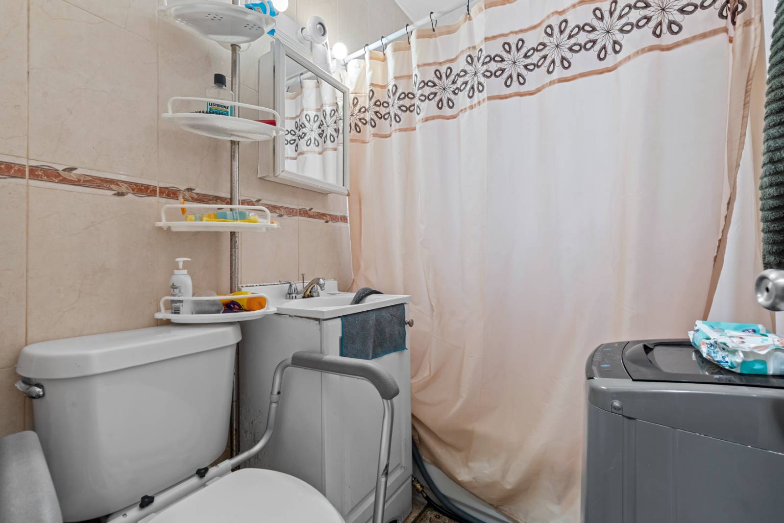 #15 photo, 170 Soundview Ave, Clason Point , NY 10473