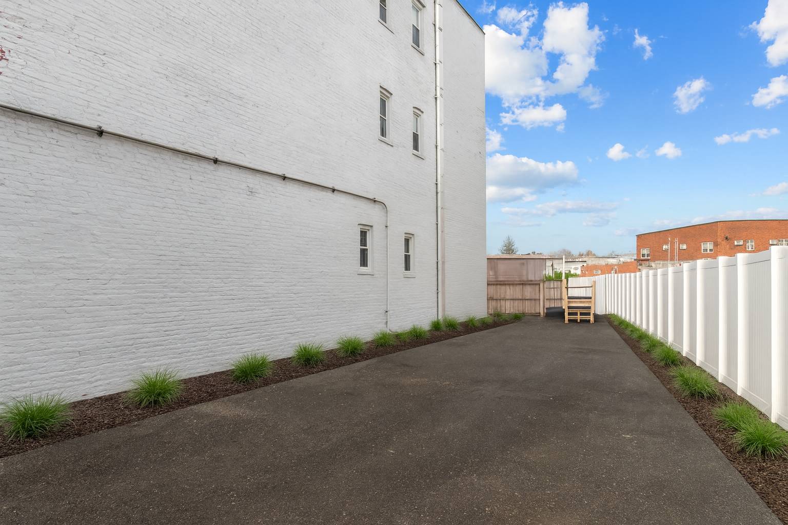 #20 photo, 170 Soundview Ave, Clason Point , NY 10473