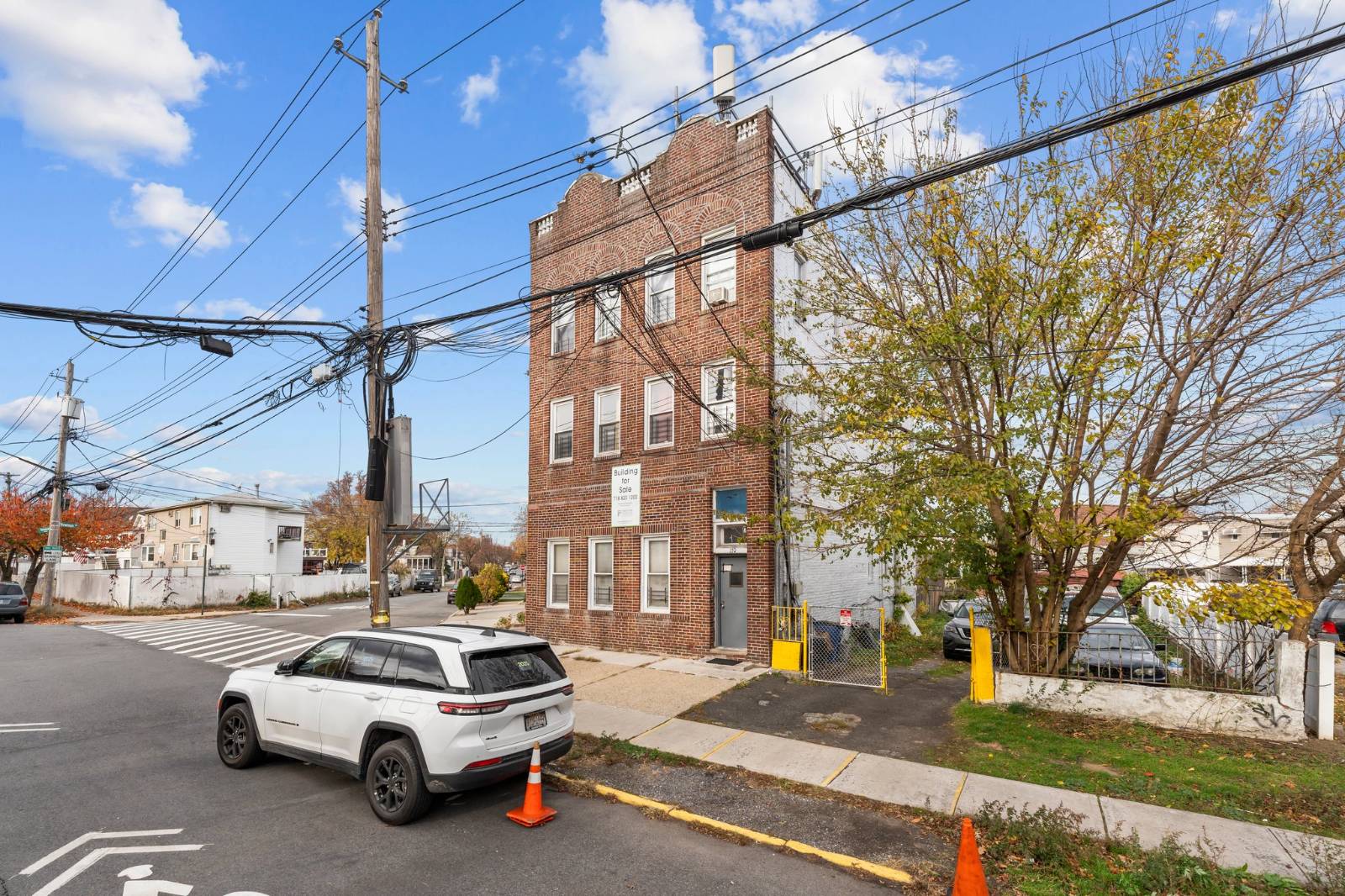 #3 photo, 170 Soundview Ave, Clason Point , NY 10473