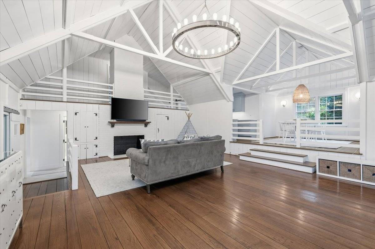 #11 photo, 17 OCEAN VIEW AVE, Southampton , NY 11968