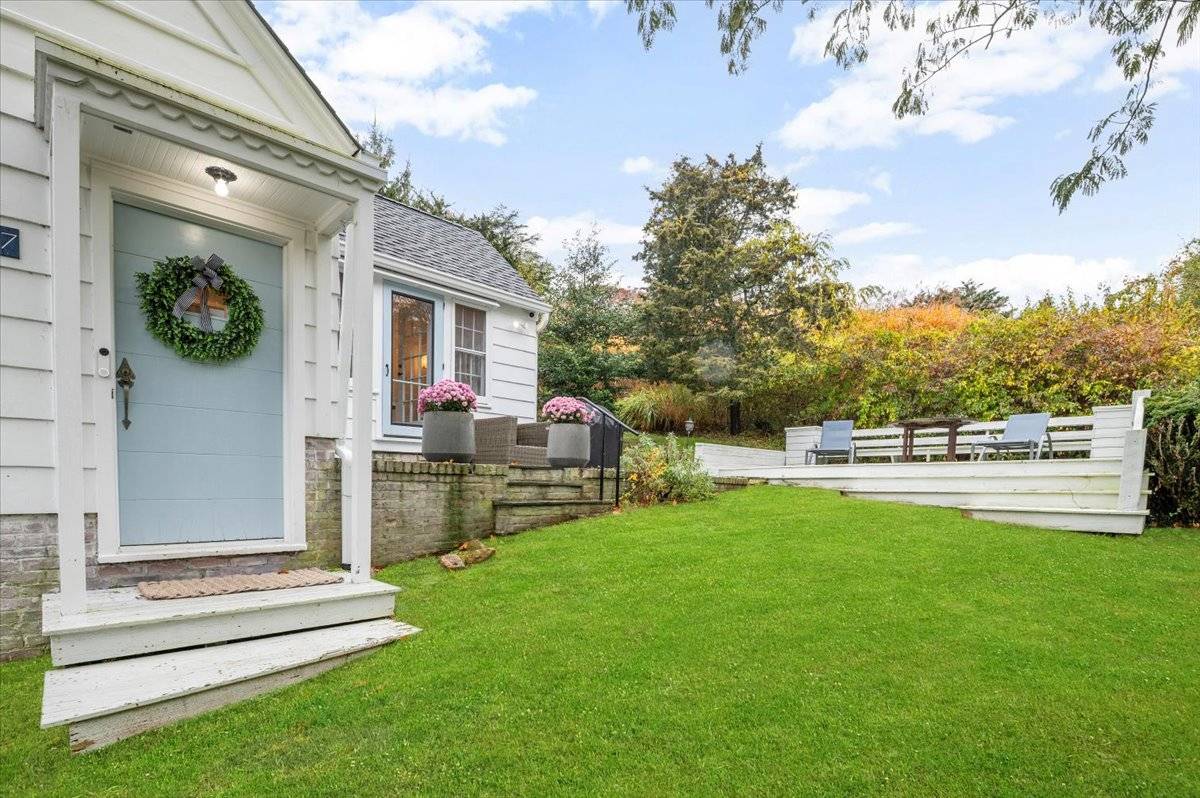 #3 photo, 17 OCEAN VIEW AVE, Southampton , NY 11968