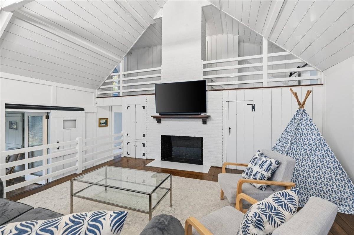 #8 photo, 17 OCEAN VIEW AVE, Southampton , NY 11968