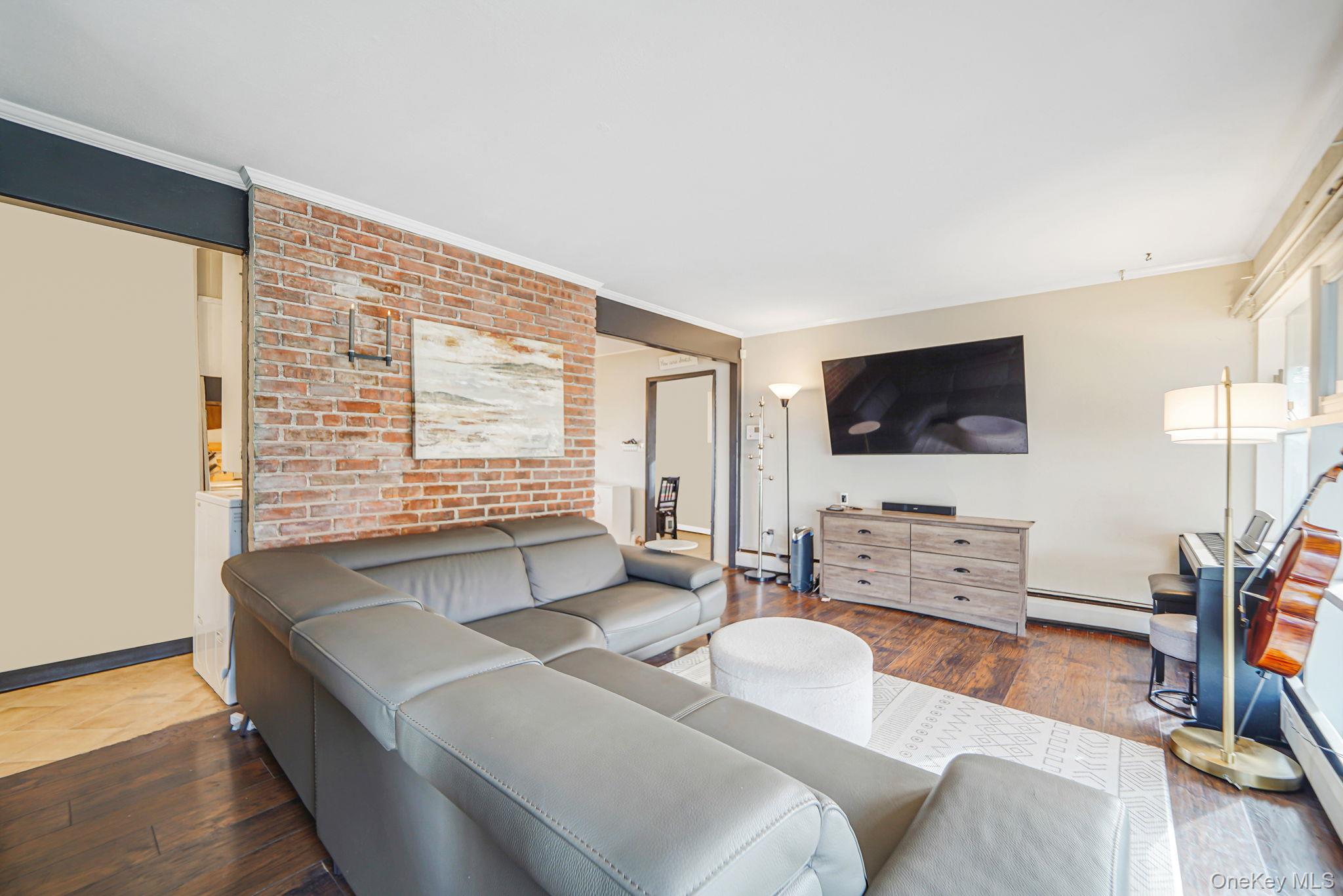 #10 photo, 18 Chickadee Lane, Levittown , NY 11756