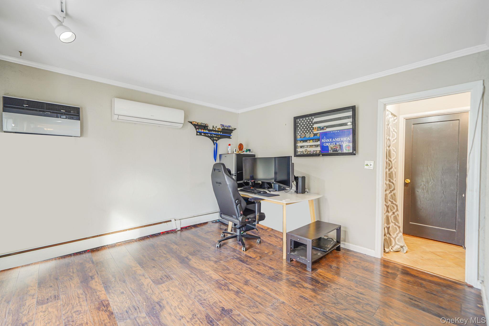 #11 photo, 18 Chickadee Lane, Levittown , NY 11756