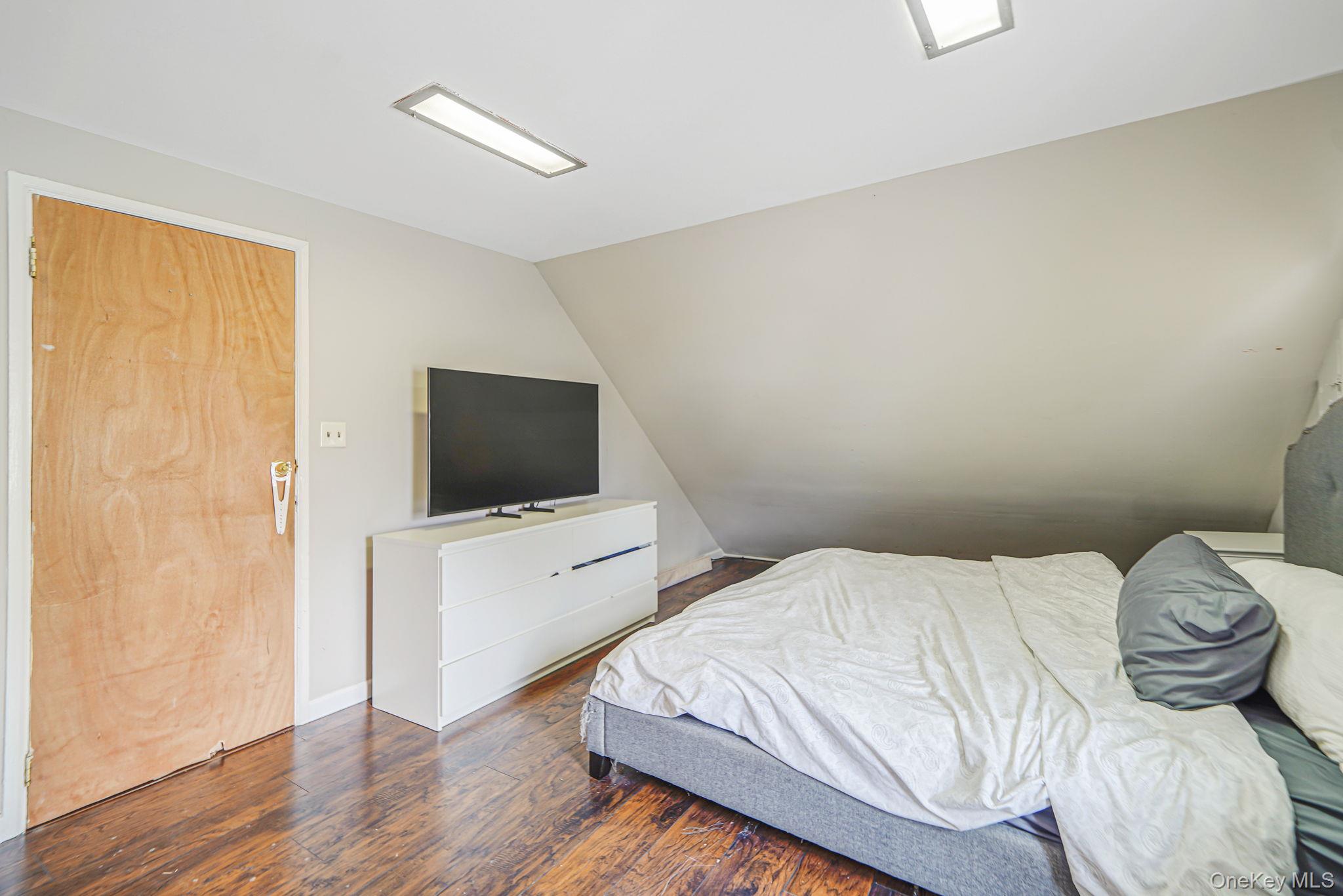 #15 photo, 18 Chickadee Lane, Levittown , NY 11756