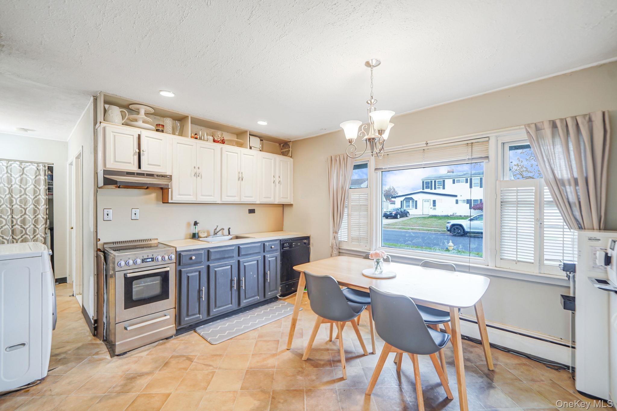 #4 photo, 18 Chickadee Lane, Levittown , NY 11756