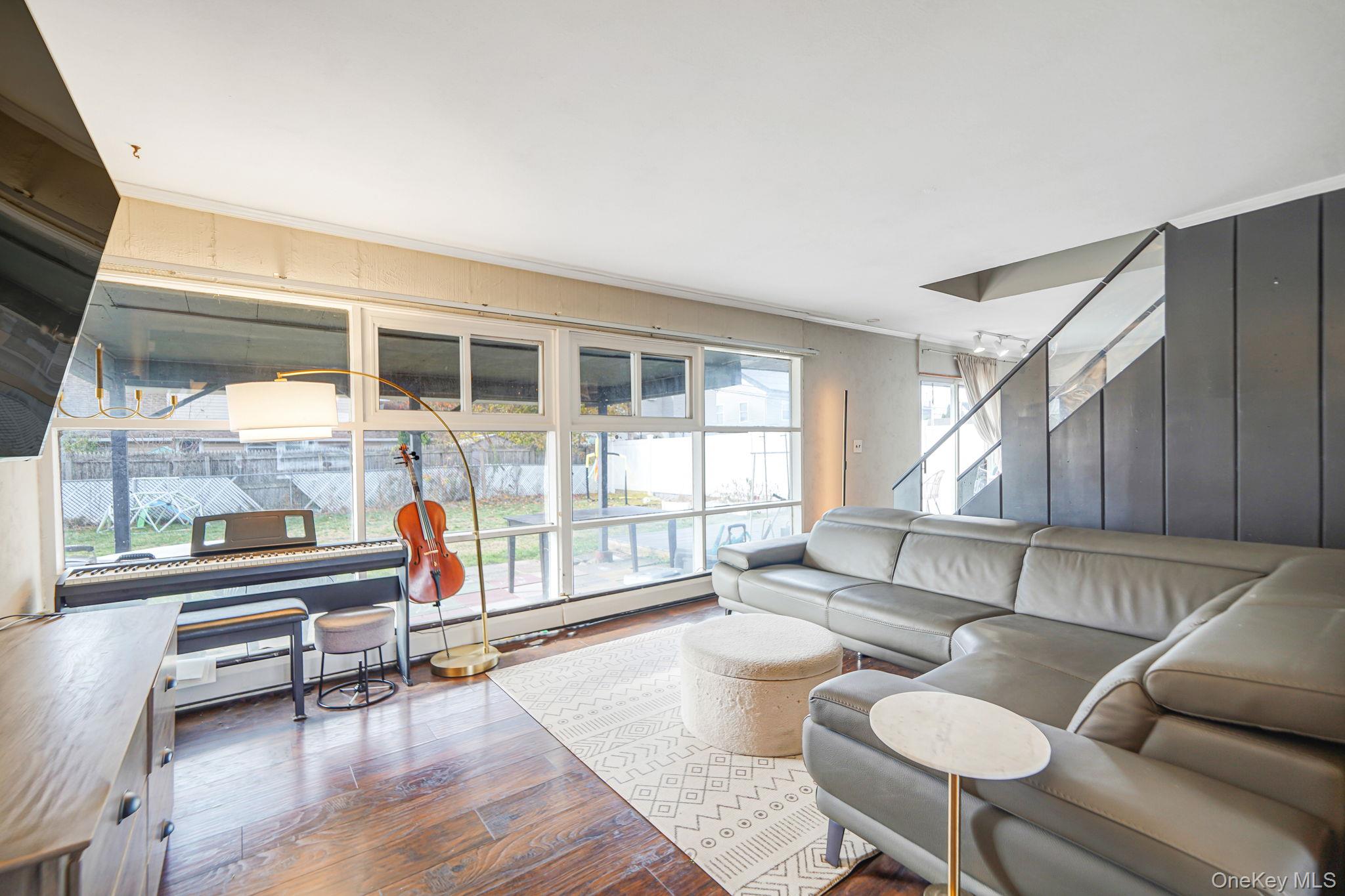 #8 photo, 18 Chickadee Lane, Levittown , NY 11756