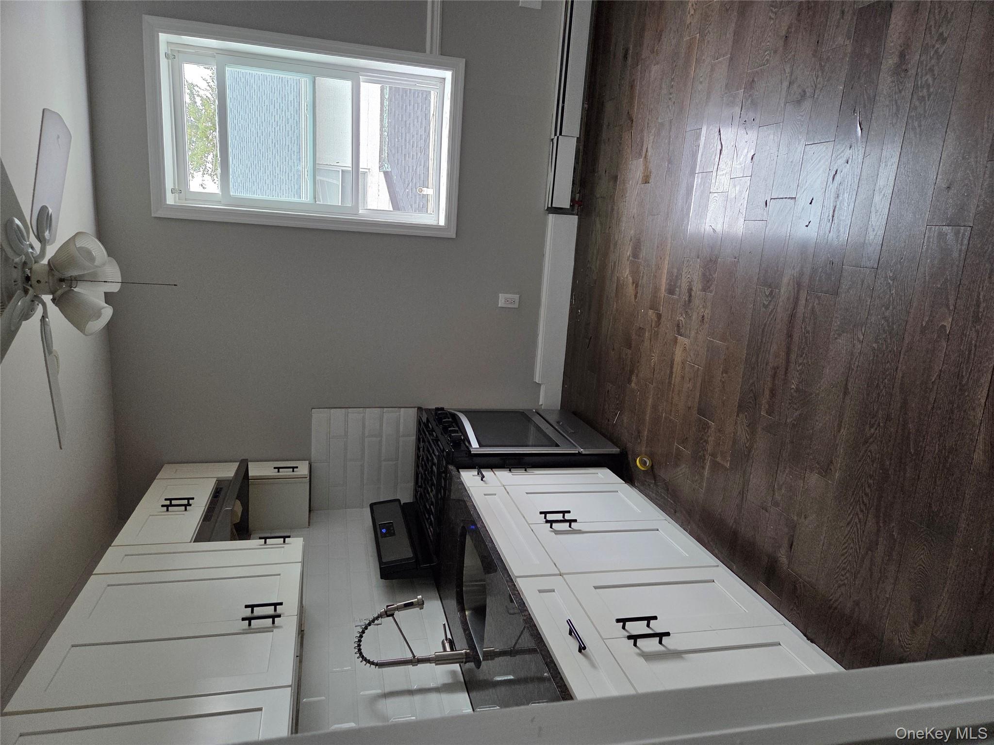 #8 photo, 28 James L L Burrell Avenue, Hempstead , NY 11550