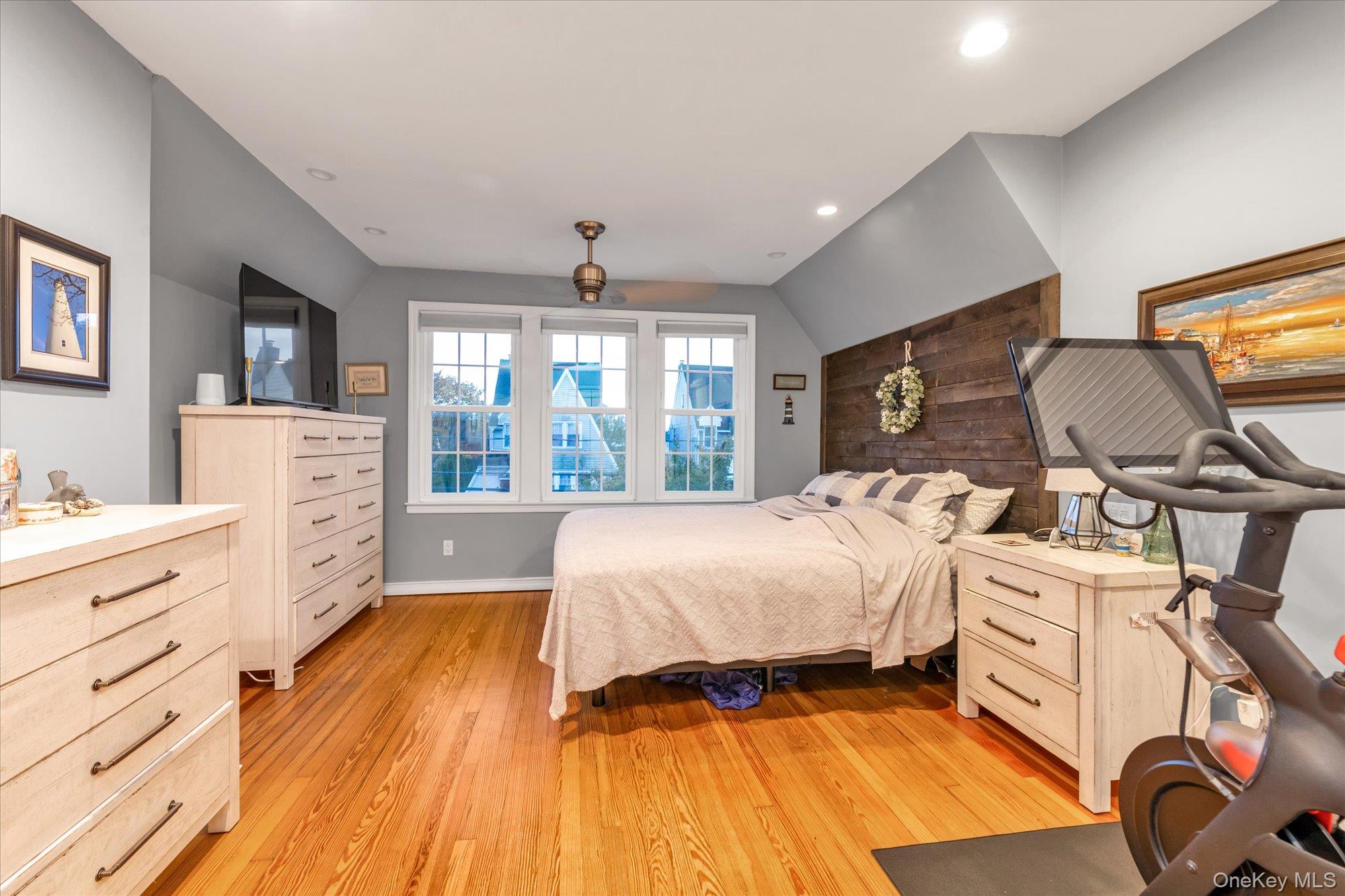 #12 photo, 29 Orleans Road, Valley Stream , NY 11581