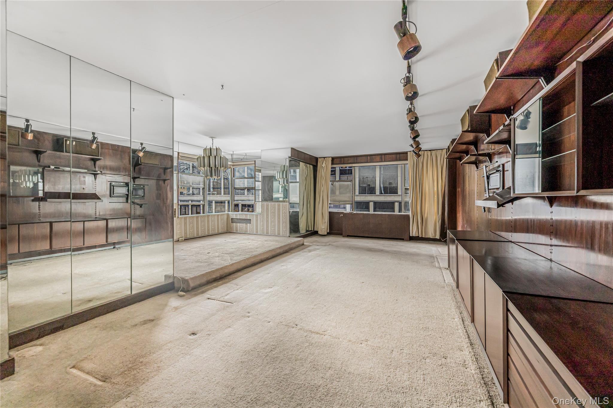 #2 photo, 77 W 55th Street, New York (Manhattan) , NY 10019