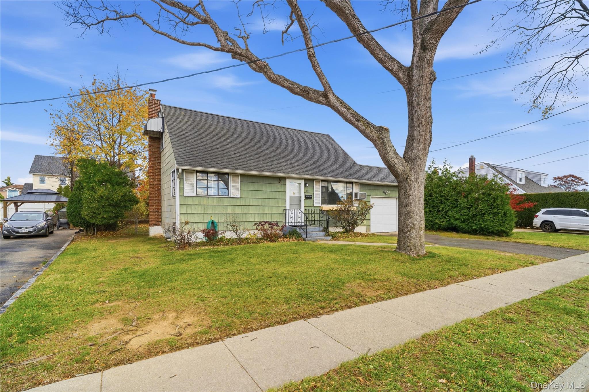 #2 photo, 207 N Nassau Avenue, Massapequa , NY 11758