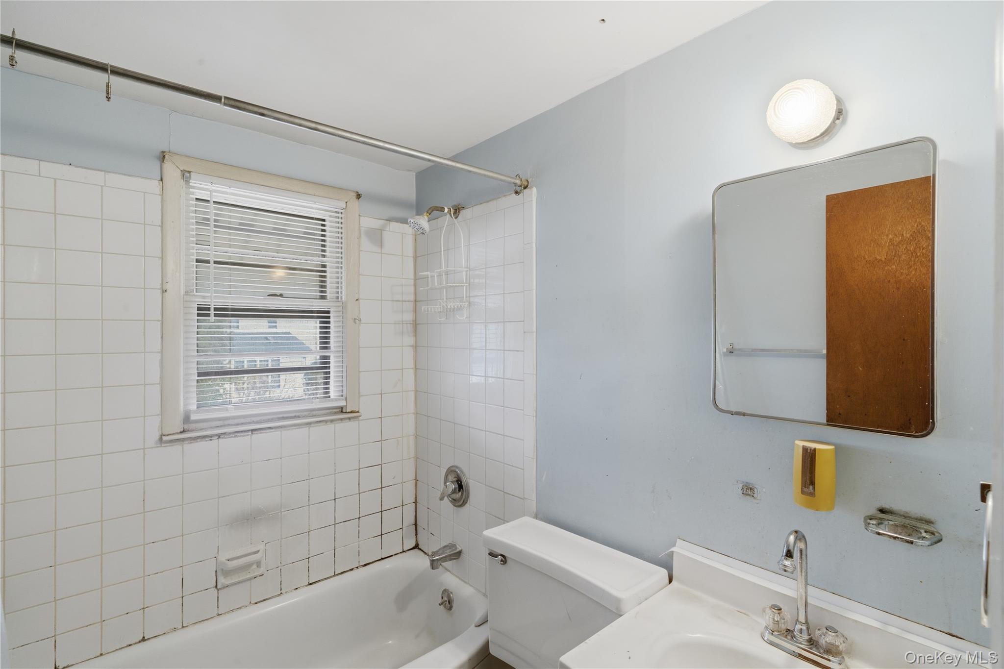 #20 photo, 207 N Nassau Avenue, Massapequa , NY 11758