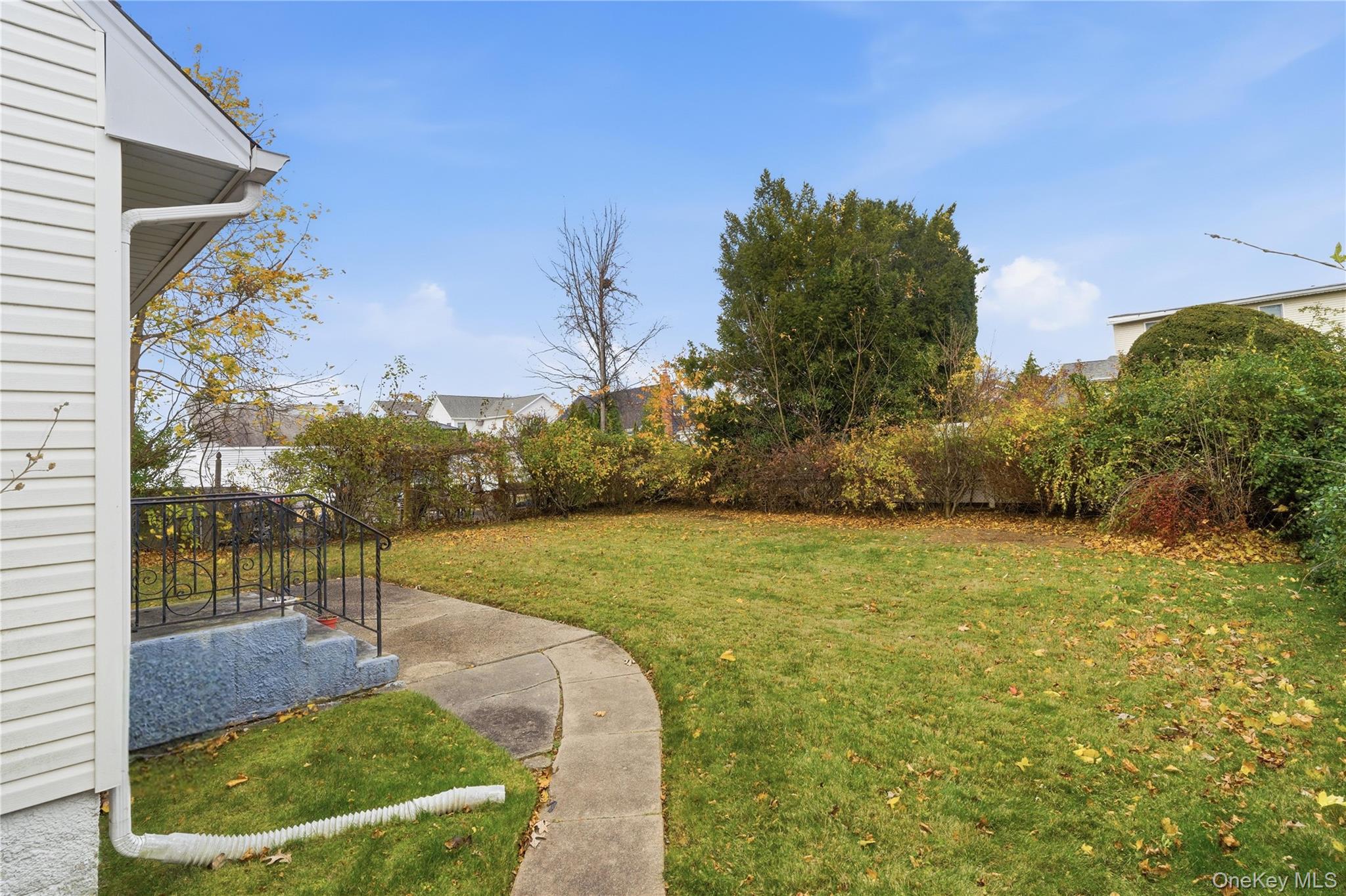 #6 photo, 207 N Nassau Avenue, Massapequa , NY 11758