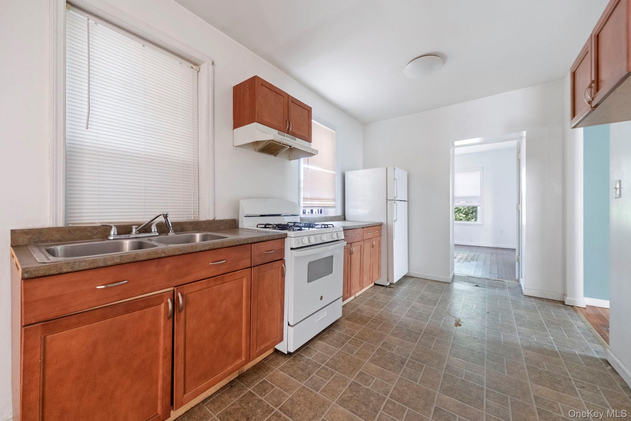 #19 photo, 68 Henry Avenue, Newburgh , NY 12550