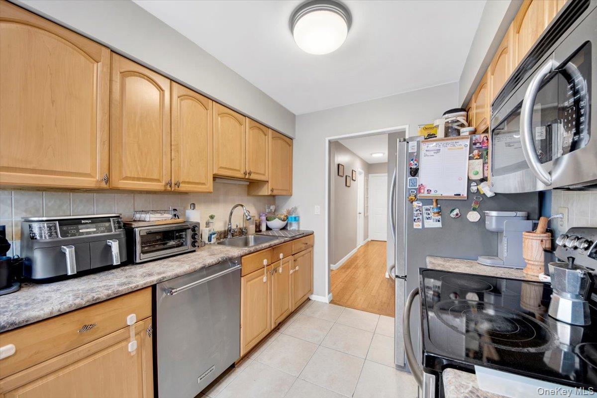 #17 photo, 110 Sierra Vista Lane, Call Listing Agent , NY 10989