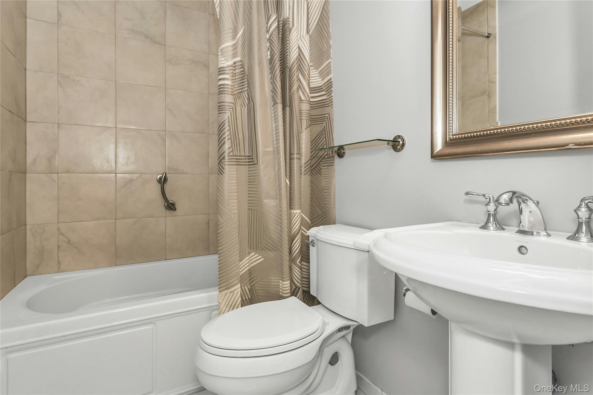 #10 photo, 55 Harbor North, Amityville , NY 11701