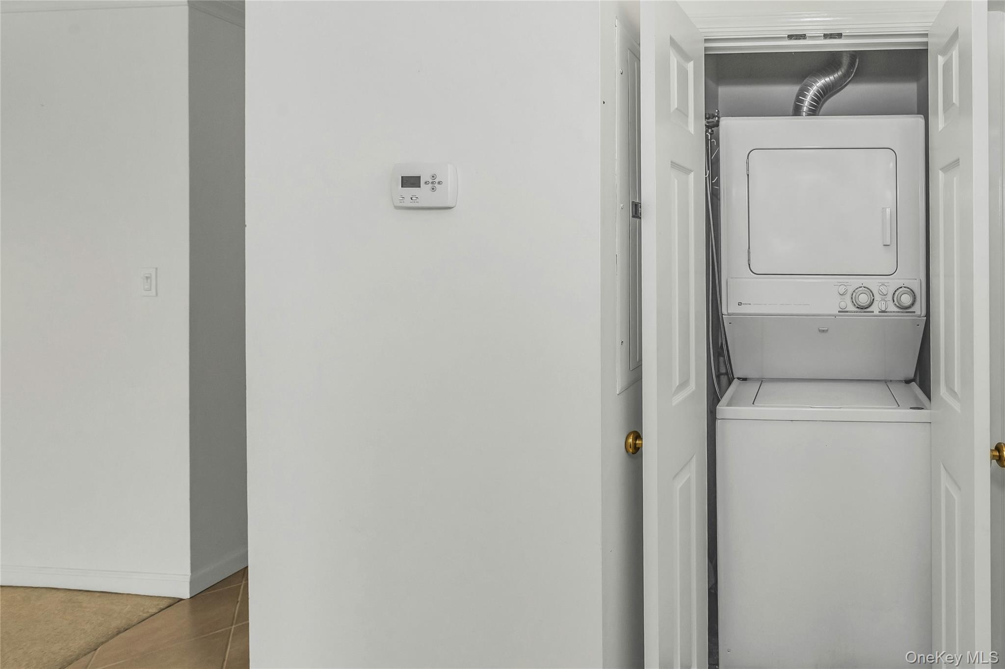 #11 photo, 55 Harbor North, Amityville , NY 11701