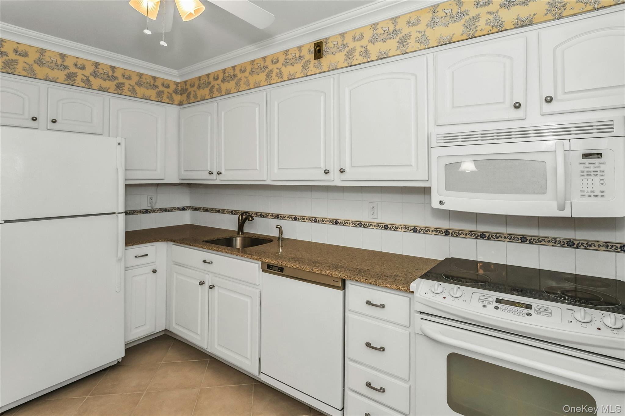 #8 photo, 55 Harbor North, Amityville , NY 11701