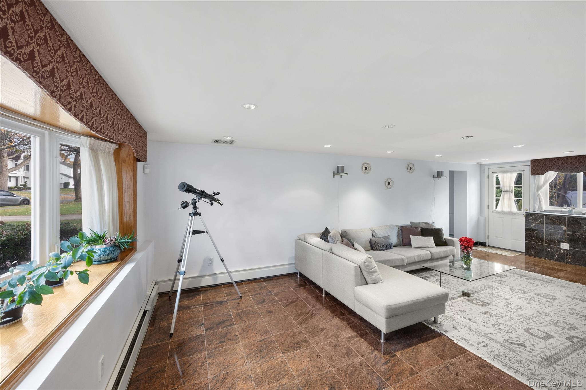 #20 photo, 38 Lake Drive, Manhasset Hills , NY 11040