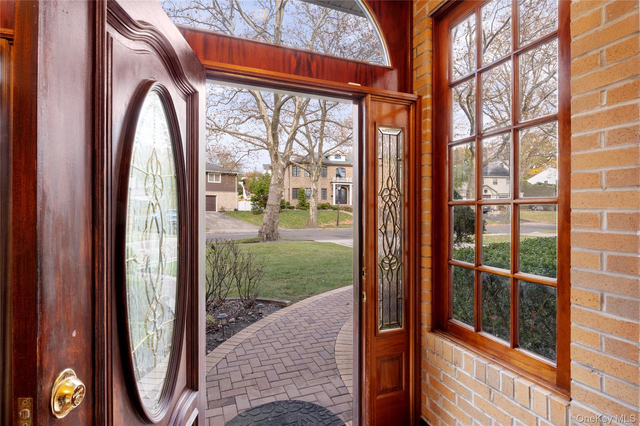 #8 photo, 38 Lake Drive, Manhasset Hills , NY 11040