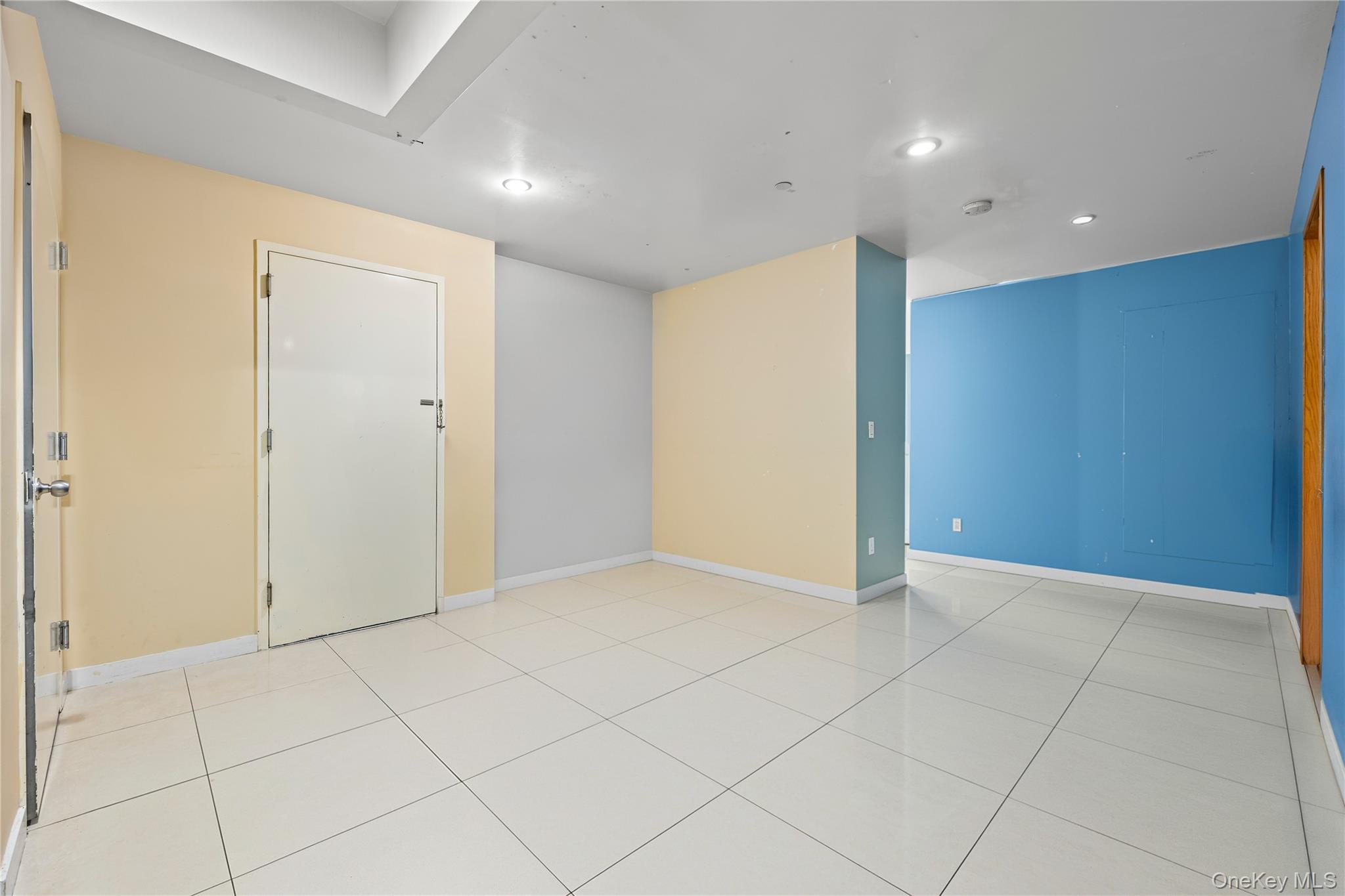 #3 photo, 106-07 Northern Boulevard, Corona , NY 11368