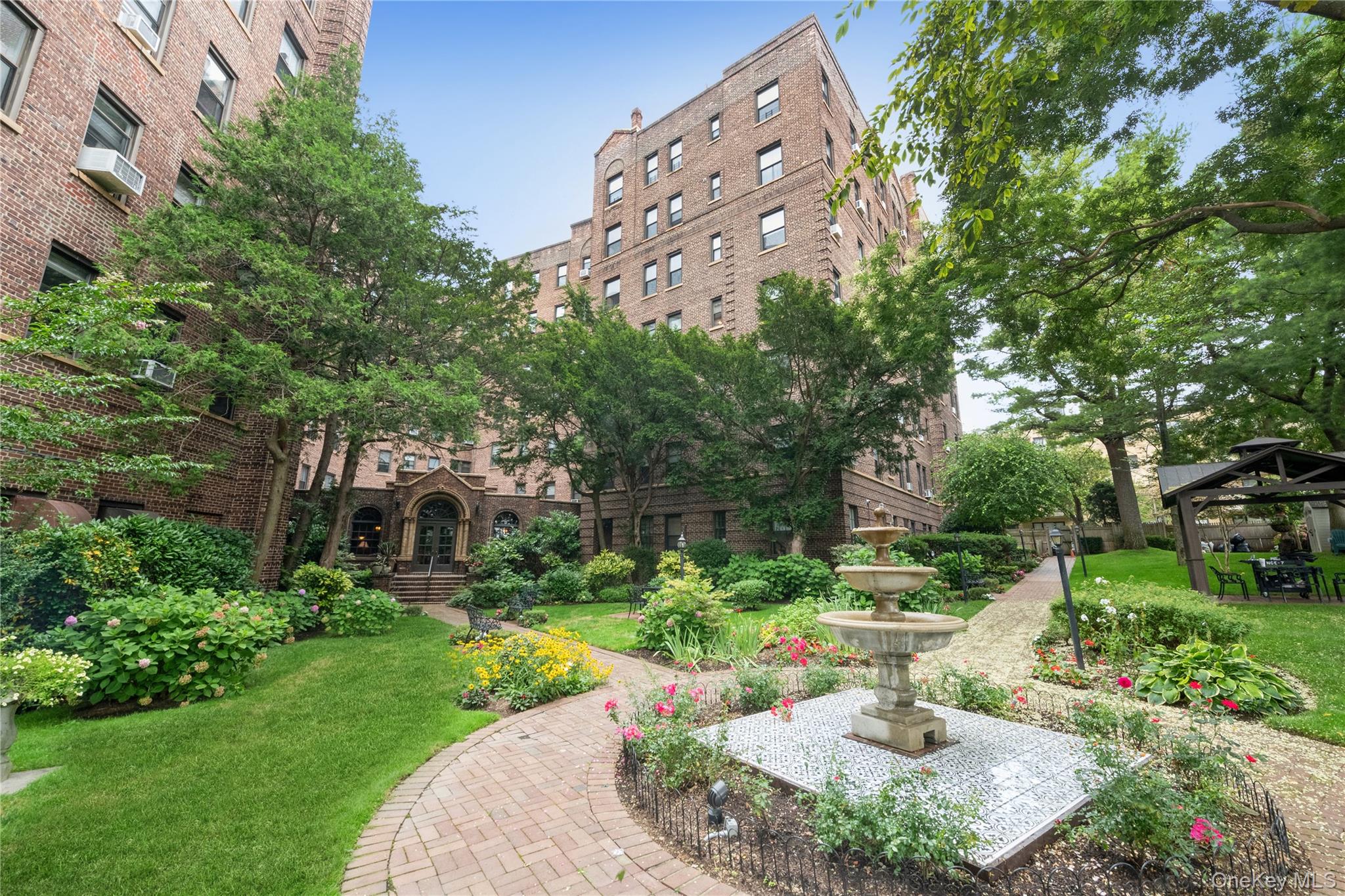 #4 photo, 8 Barstow Road, Great Neck , NY 11021