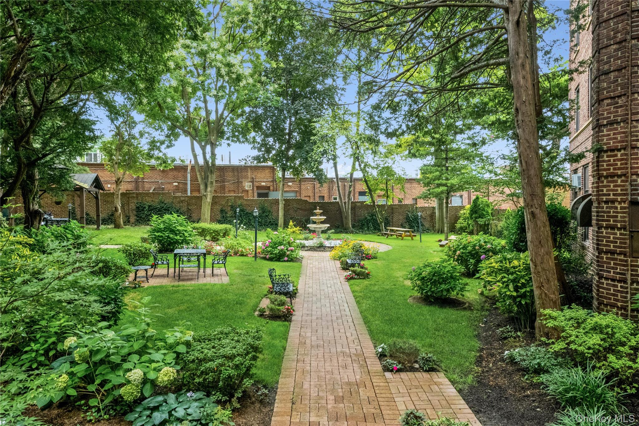 #5 photo, 8 Barstow Road, Great Neck , NY 11021