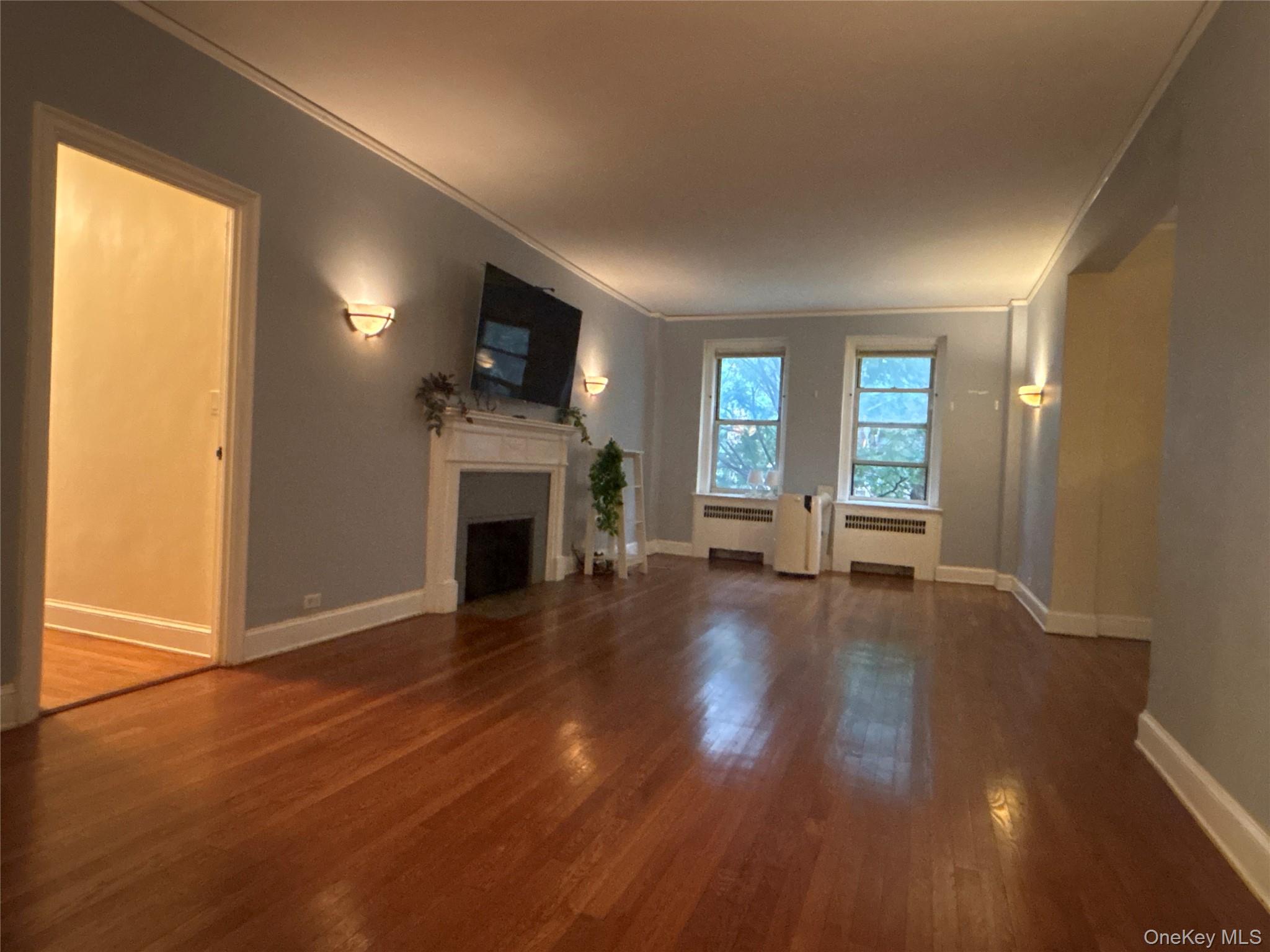 #8 photo, 8 Barstow Road, Great Neck , NY 11021