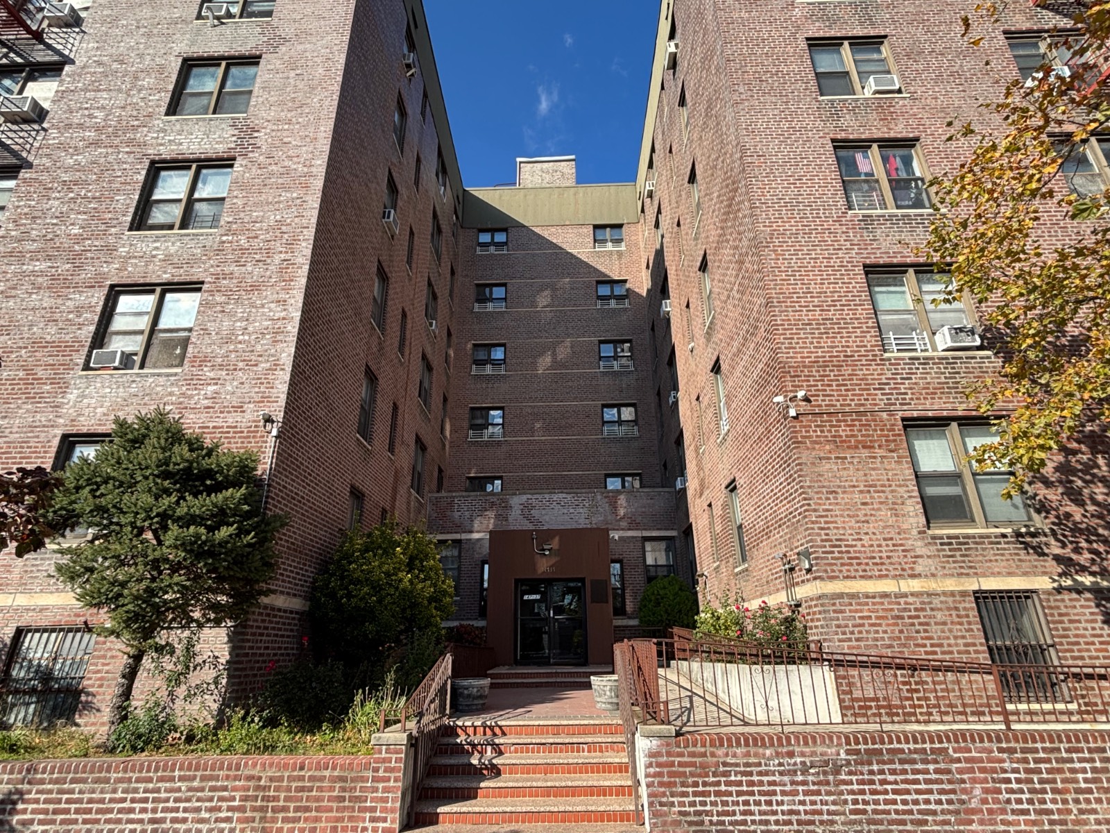 #1 photo, 147-37 Roosevelt Ave, #2C, Flushing , NY 11354