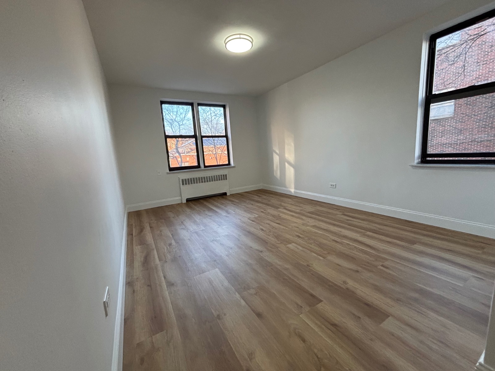 #11 photo, 147-37 Roosevelt Ave, #2C, كوينز Flushing , NY 11354