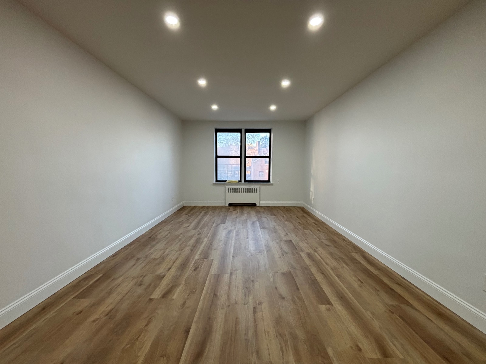 #12 photo, 147-37 Roosevelt Ave, #2C, كوينز Flushing , NY 11354