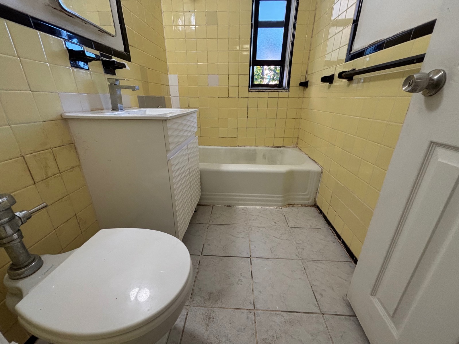 #4 photo, 147-37 Roosevelt Ave, #2C, Flushing , NY 11354