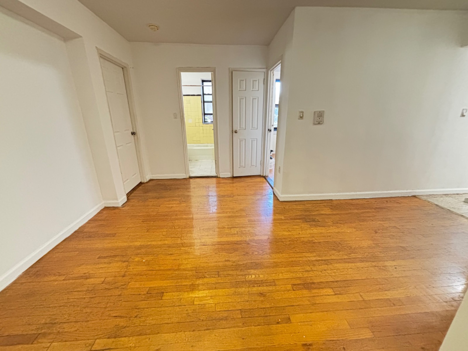 #9 photo, 147-37 Roosevelt Ave, #2C, Flushing , NY 11354