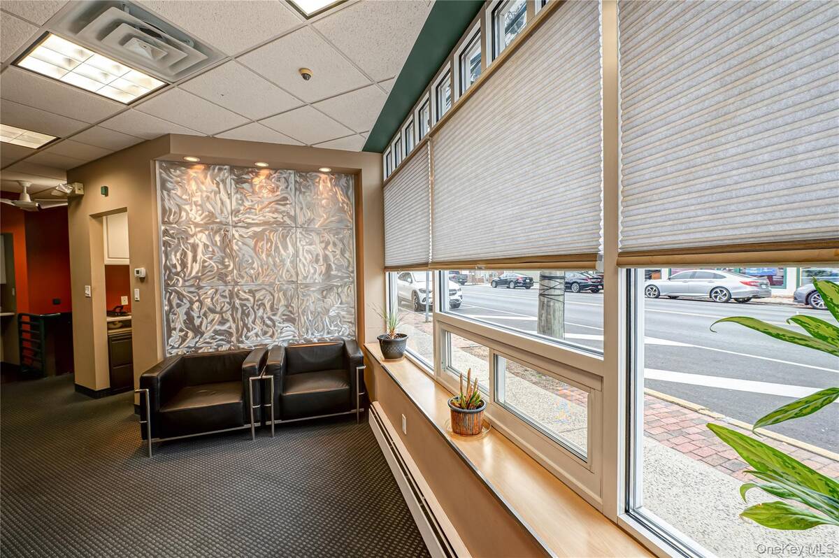 #14 photo, 159 Broadway, Amityville , NY 11701