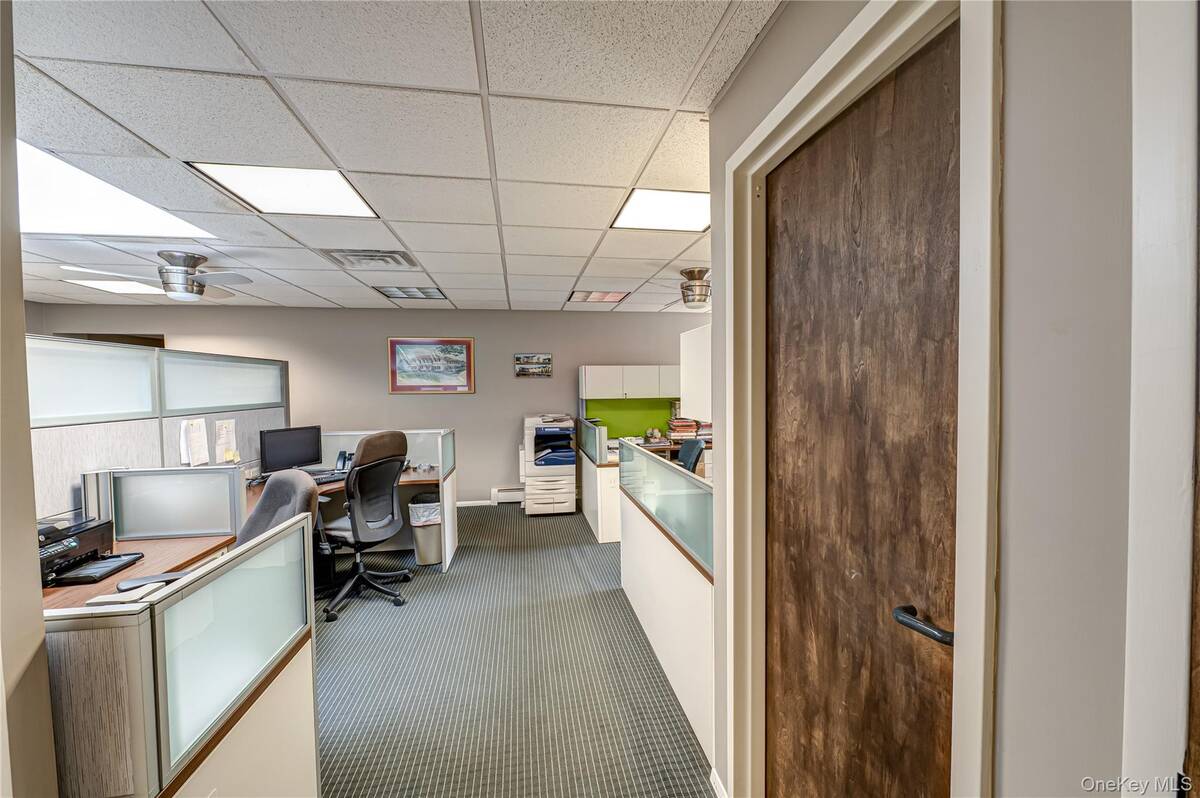 #19 photo, 159 Broadway, Amityville , NY 11701