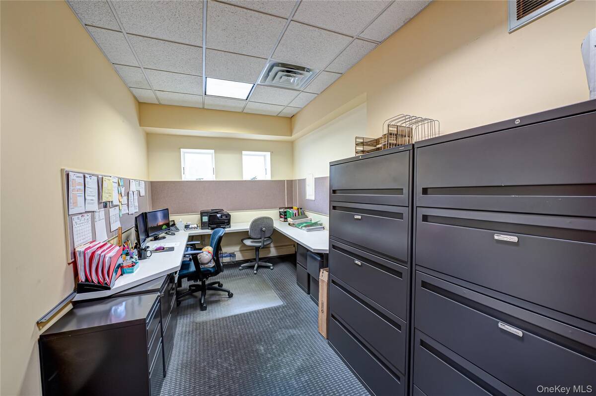 #20 photo, 159 Broadway, Amityville , NY 11701