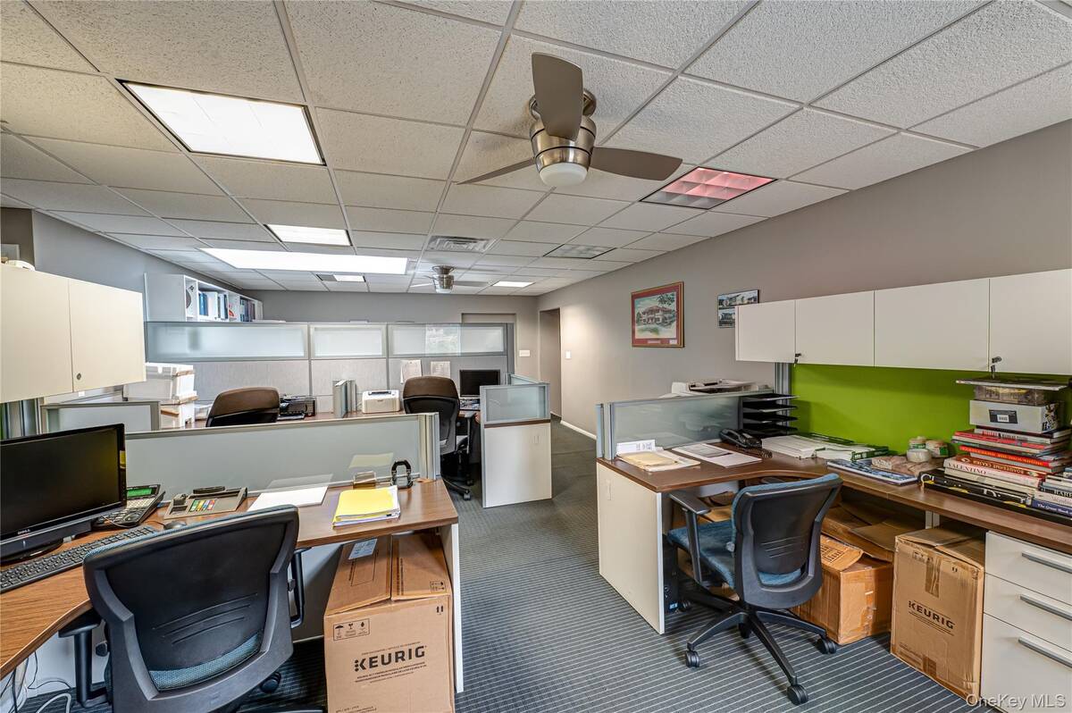 #21 photo, 159 Broadway, Amityville , NY 11701