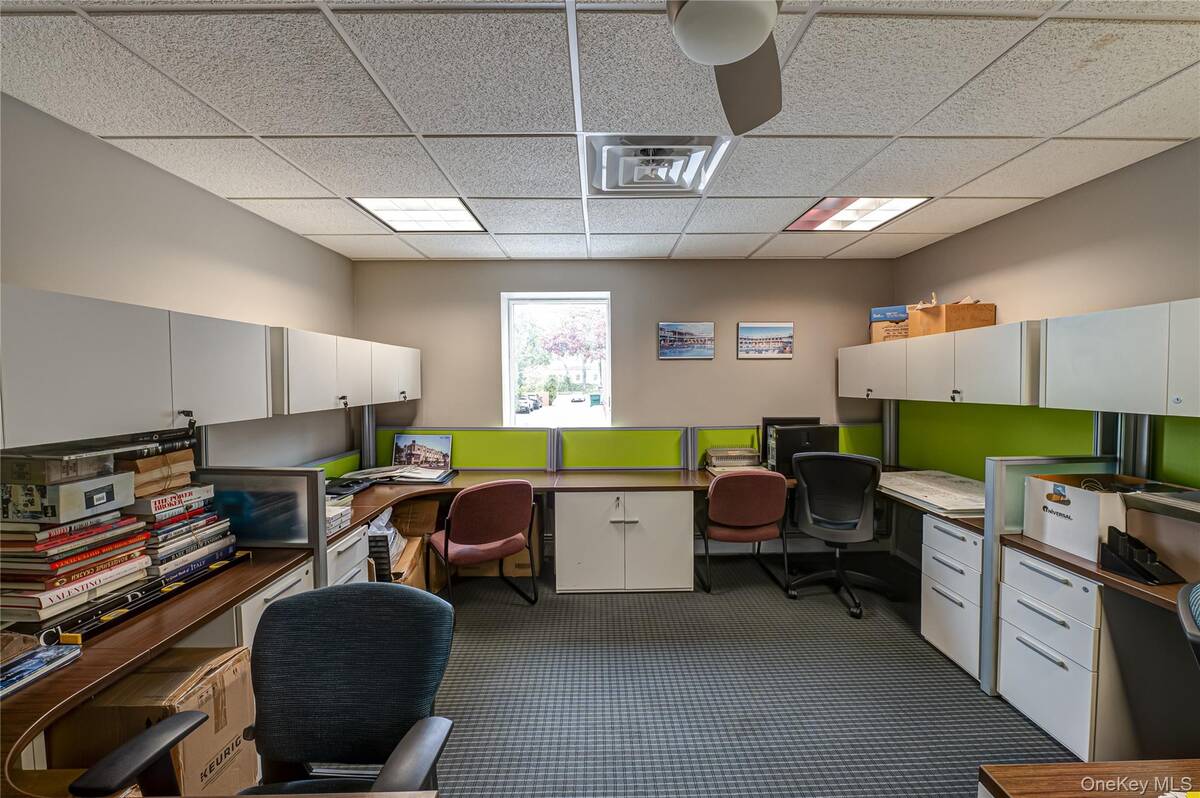 #23 photo, 159 Broadway, Amityville , NY 11701